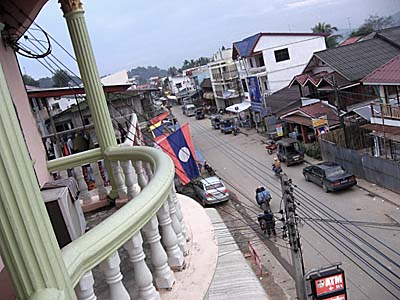 Houayxay Main Road by Asienreisender